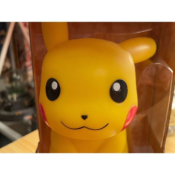 ThinkGeek Pokemon 7-Inch Light-Up Pikachu Lamp - Picture 3 of 6